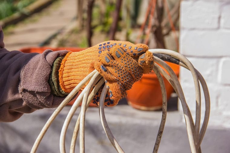 נזק בעבודה עם חשמל